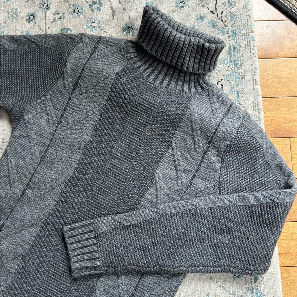 Gray Frank & Oak turtleneck